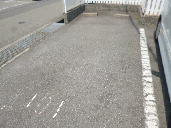 亀山駅 徒歩11分 2階の物件外観写真